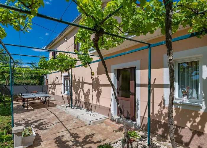 Casa vacanze Ana, A Tranquil Pool Close To The *