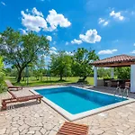 Ana, A Tranquil Pool Close To The Holiday home Stalije